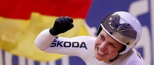 Dreifach-Weltmeisterin Emma Hinze freut sich über jede Medaille. 