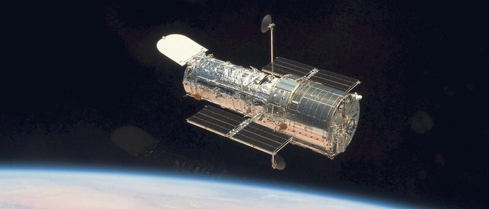 Richard Powers’ Held gehört zu einer Forschungsgruppe, die hiermit extrasolare Planeten erkundet. Es hat ein reales Vorbild. Das Keppler-Projekt, das 2018 von der NASA eingestellt wurde.