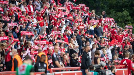 Wer darf rein? Beim 1. FC Union dürfen weiter auch negativ Getestete ins Stadion, das gefällt vielen Fans nicht.