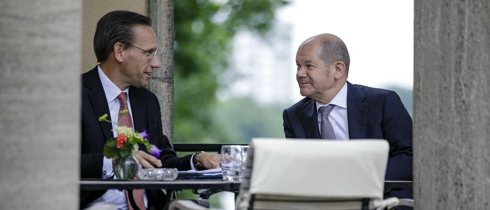 Bundesfinanzminister Olaf Scholz (SPD) und sein Staatssekretär Jörg Kukies im Juni 2018. Da waren Wirecard-Affäre und Bafin-Probleme noch nicht nah.