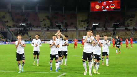 Applaus, Applaus! Deutschlands Fußballer fahren zur WM.