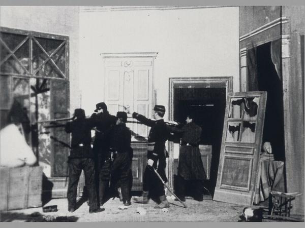 Die originale Szene aus dem 1870/71er Krieg von Alexandre Promios Film „ Die letzten Patronen (1897).