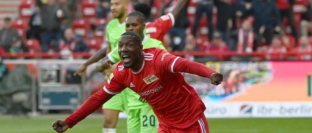 Endlich erfolgreich. Sheraldo Becker bejubelt sein 2:0 gegen Wolfsburg. Es war sein erstes Pflichtspieltor in dieser Saison für den 1. FC Union.