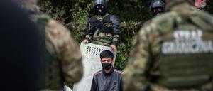Flüchtlinge aus Afghanistan an der Grenze zwischen Polen und Belarus