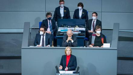 Die Neue und im Hintergrund ihr Vorgänger: Bärbel Bas soll in Nachfolge von Wolfgang Schäuble neue Bundestagspräsidentin werden. 