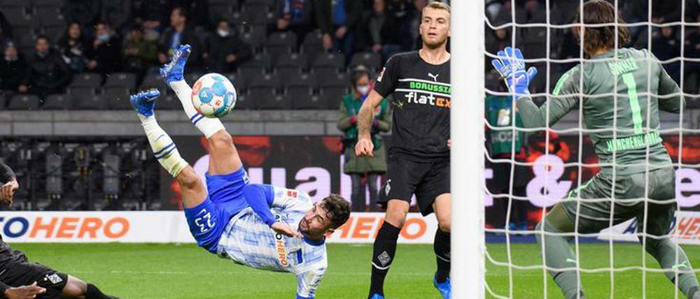 Marco Richter trifft hier formvollendet für Hertha zum 1:0.