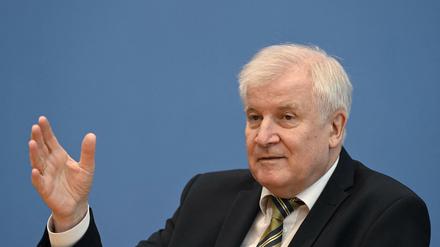 Bundesinnenminister Horst Seehofer erwägt auch Grenzkontrollen.