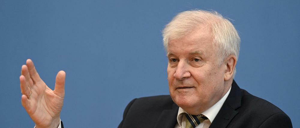 Bundesinnenminister Horst Seehofer erwägt auch Grenzkontrollen.