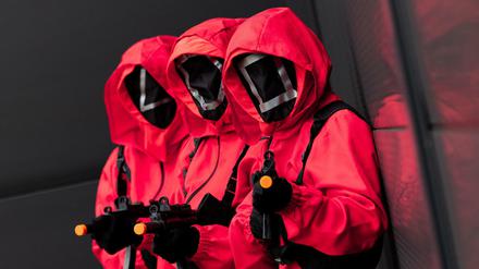 Die Nachfrage nach Kostümen aus der südkoreanischen Netflix-Serie "The Squid Game" ist groß.