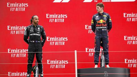 Wer wird am Ende oben stehen? Aktuell führt Max Verstappen (rechts) die WM-Wertung in der Formel 1 an. Der Niederländer liegt sechs Punkte vor seinem englischen Rivalen Lewis Hamilton.