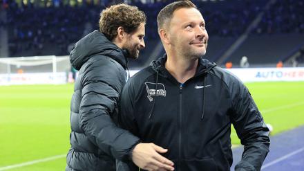 Blick nach oben. Pal Dardai (r.) ist nach dem komplizierten Saisonbeginn mit seiner Mannschaft der Neustart gelungen.