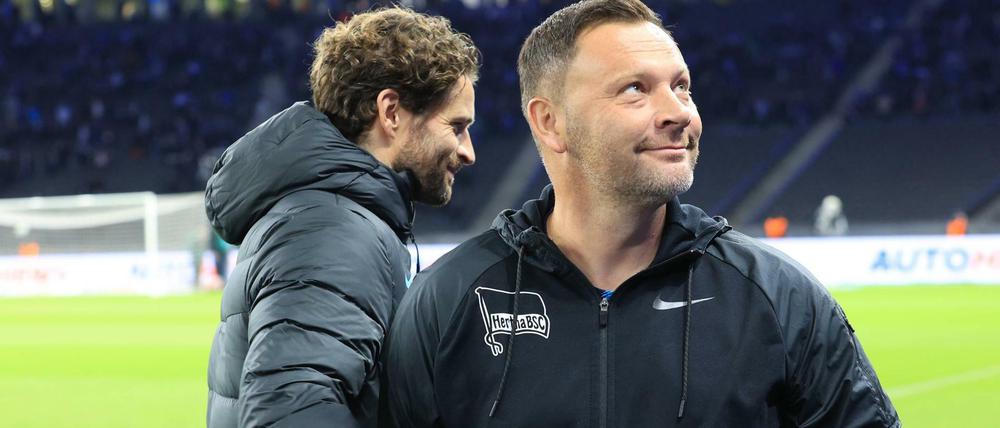 Blick nach oben. Pal Dardai (r.) ist nach dem komplizierten Saisonbeginn mit seiner Mannschaft der Neustart gelungen.