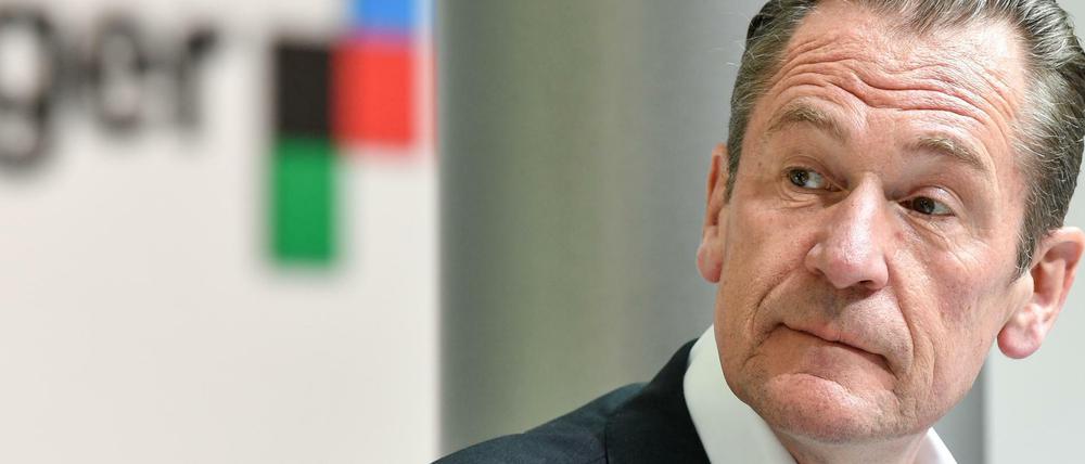 Mit einem fast siebenminütigen Video wandte sich Springer-Chef Mathias Döpfner nach den turbulenten Tagen mit "New York Times"-Bericht, Reichelt-Rauswurf und ´"Politico"-Kauf an die Mitarbeiter.