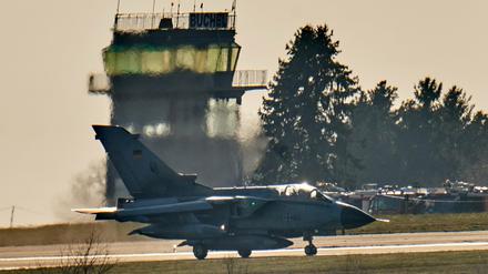 Deutsche Tornado-Kampfflugzeug sollen im Ernstfall US-Atomwaffen ins Ziel tragen.