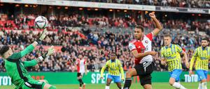 Großer Name, große Kulisse. Unions Gegner Feyenoord Rotterdam gewann drei Mal den Europapokal, seit einigen Jahren läuft es für das Team von Stürmer Cyriel Dessers (rechts) allerdings nicht mehr wirklich zufriedenstellend.