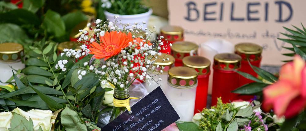 Prozessauftakt im Fall Oberlinhaus: In der diakonischen Einrichtung waren am 28.04.2021 vier Leichen von behinderten Menschen gefunden worden. Die verdächtige Pflegekraft steht ab heute vor Gericht
