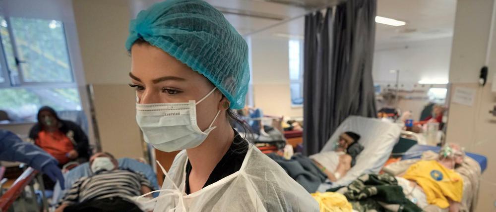 Am Rande der Kapazität: Ein überfüllter Corona-Isolationsraum im Universitäts-Notfallkrankenhaus in Bukarest.
