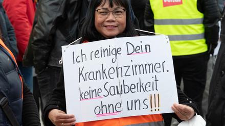 Die Tochterfirmen der landeseigenen Vivantes-Kliniken kümmern sich um Reinigung, Transport und die Speiseversorgung.