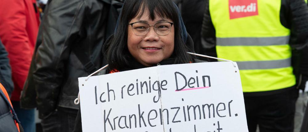 Die Tochterfirmen der landeseigenen Vivantes-Kliniken kümmern sich um Reinigung, Transport und die Speiseversorgung.