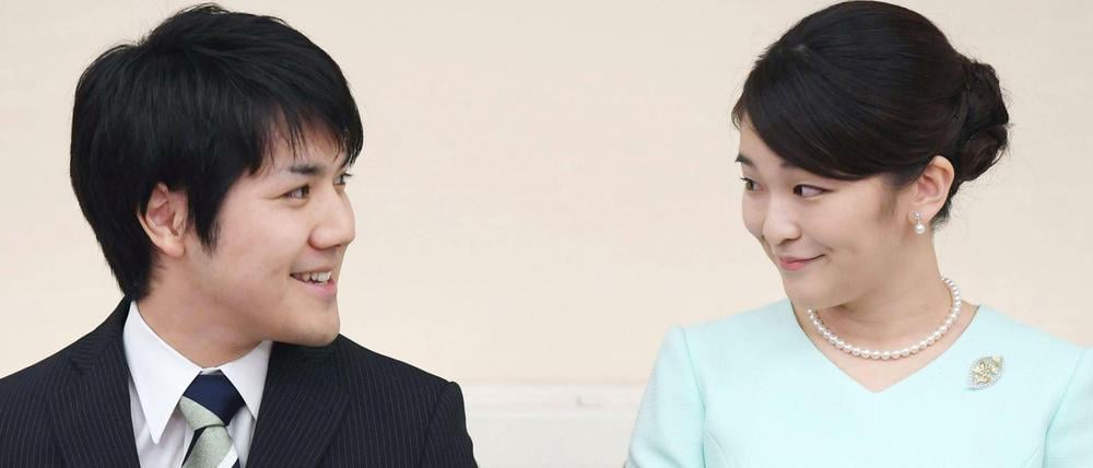 Die japanische Prinzessin Mako hat ihre Jugendliebe Kei Komuro geheiratet.