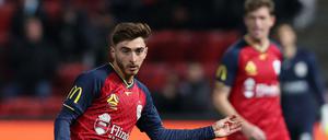 Josh Cavallo in einem Spiel der ersten australischen Liga für Adelaide United. 