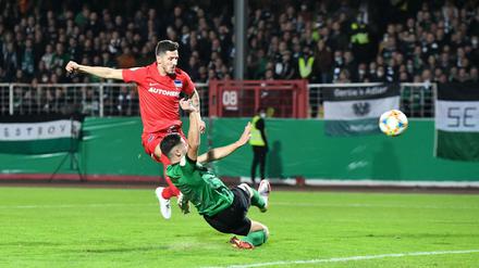 Das Tor reichte dann noch nicht zum Sieg. Stevan Jovetic (links) trifft zum 1:0 für Hertha.