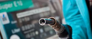 Die Fahrt zur Tankstelle wird nicht viel angenehmer: Die Spritpreise steigen weiter.