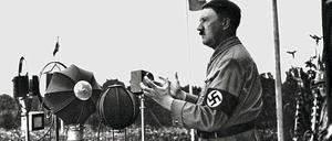 Hitler 1933 auf dem Nürnberger NSDAP-Parteitag 