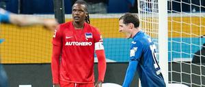 Herthas Kapitän Dedryck Boyata (links) erwischte gegen Hoffenheim keinen guten Tag. Kurz vor Schluss kassierte er auch noch eine Rote Karte.