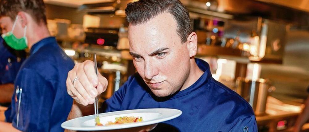 Schmeckt’s oder nicht? Tim Raue will Perfektion auf dem Teller.