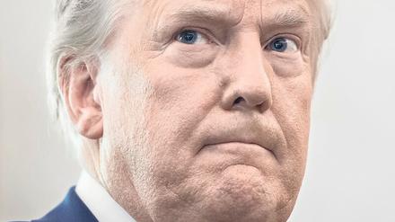 Der seiner Ansicht nach nicht abgewählte US-Präsident Donald Trump geht mit "Truth Social" online.
