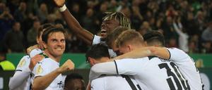 Wieder einer drin. Gladbach feierte gegen die Bayern ein Schützenfest.