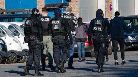 Razzia in Berlin: Die Organisierte Kriminalität in Deutschland sorgt für enorme wirtschaftliche Schäden.