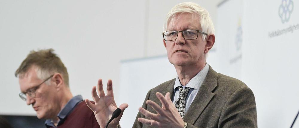 Chefepidemiologe Anders Tegnell (l.) und Johan Carlson, Leiter der Gesundheitsbehörde FHM.