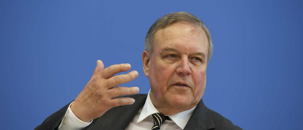 Volker Rühe (CDU), hier vor der Bundespressekonferenz, war Verteidigungsminister im Kabinett von Kanzler Helmut Kohl.