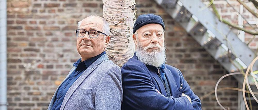 Wieder im Dienst. Hartmut Volle (links) und Bill Mockridge spielen die „Rentnercops“.