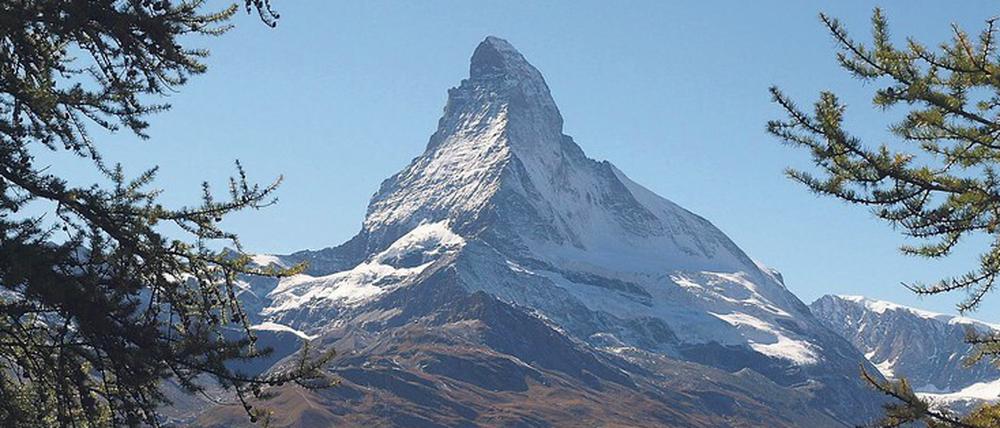 Das Matterhorn trägt noch Schnee, doch in tieferen Regionen schmelzen die Gletscher.