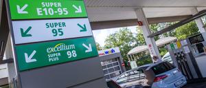 Die Ideen der Behörde: Höhere Spritpreise, ein Tempolimit und keine Vorfahrt mehr für den Autoverkehr bei der Verkehrsplanung.