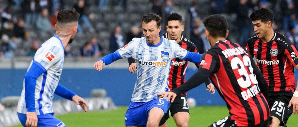 Kurz vor Schluss kassiert Hertha BSC gegen Bayer Leverkusen den Ausgleich zum 1:1.