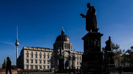Neuer Streit ums Humboldt Forum: Die Familie von Ehrhardt Bödecker, einem umstrittenen Großspender für das rekonstruierte Berliner Schloss, hat Vorwürfe gegen Bödecker bestätigt. 