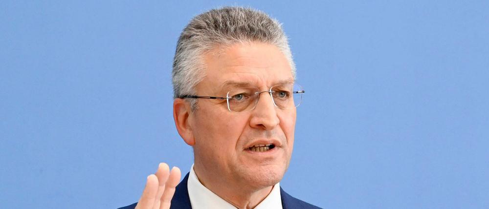 Lothar H. Wieler bei der Pressekonferenz zu Auffrischimpfungen gegen Corona im Haus der Bundespressekonferenz.