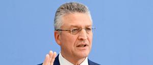 Lothar H. Wieler bei der Pressekonferenz zu Auffrischimpfungen gegen Corona im Haus der Bundespressekonferenz. 