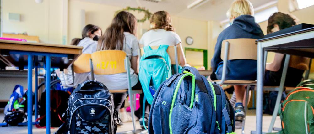 Nach den langen Schulschließungen wiederholen 1548 Kinder unfreiwillig das Schuljahr.