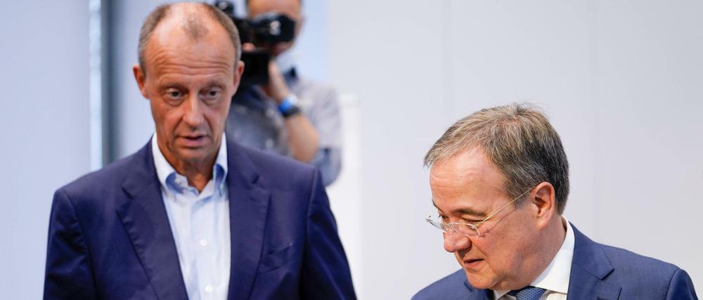 Friedrich Merz könnte eventuell Nachfolger von Armin Laschet an der CDU-Spitze werden, aber noch zögert er.