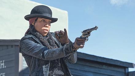 Schneller Finger: Regina King steht als Treacherous Trudy Smith auf der anderen Seite des Gesetzes.