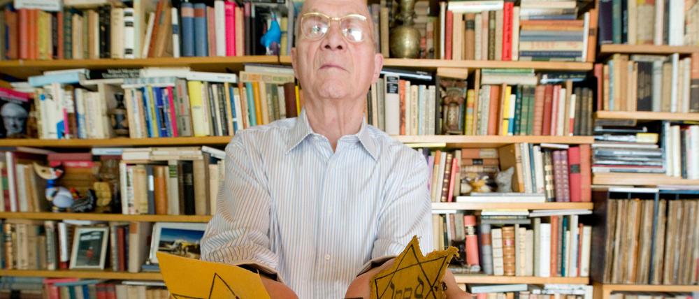 Holocaustzeitzeuge Wolfgang Haney (1924-2017) sammelte unter anderem Judensterne aus verschiedenen Ländern Europas. 
