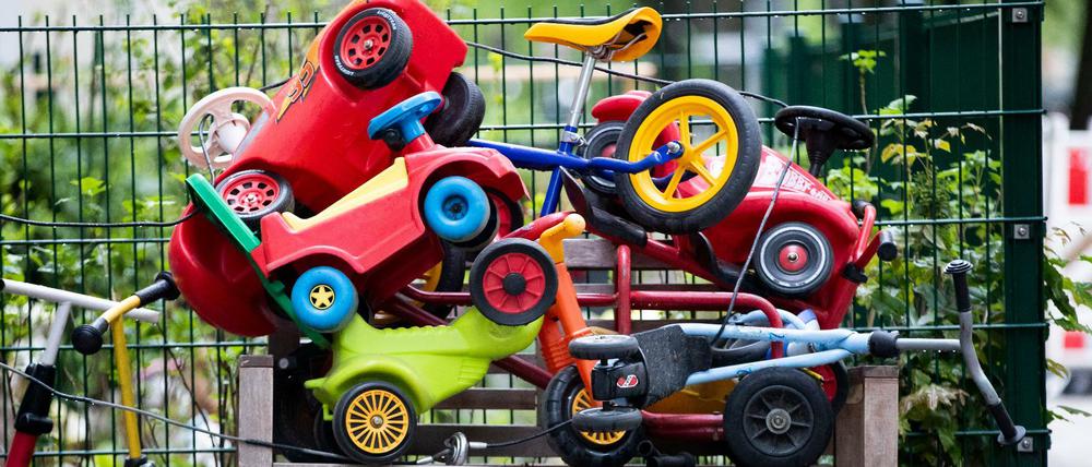 Bobby-Cars und Tretroller haben Pause: Am Mittwoch wird in den Berliner Awo-Kitas gestreikt.