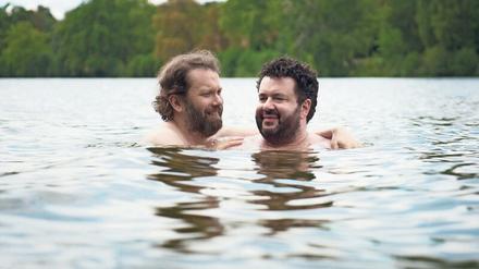 Walfische im Heiligen See. Planschen in Potsdam mit Christian Ulmen. Eine kuriose Szene, die nach Oliver Polak das Konzept „White Privilege“ infrage stellt. 