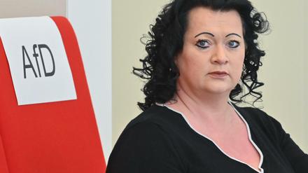 Birgit Bessin, AfD-Landtagsabgeordnete, während der Sitzung des Landtages auf einem für die AfD reservierten Tribünenplatz. 