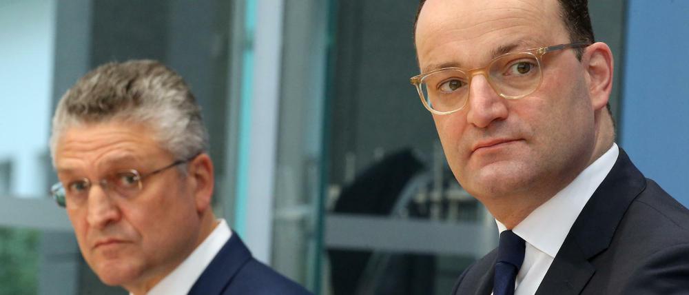 Der geschäftsführende Bundesgesundheitsminister Jens Spahn (CDU) und RKI-Präsident Lothar H. Wieler.